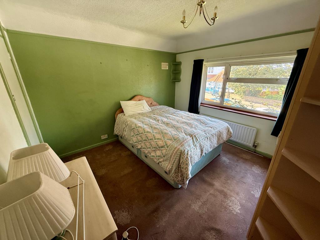 Lot: 150 - DETACHED HOUSE FOR REFURBISHMENT - Bedroom two
